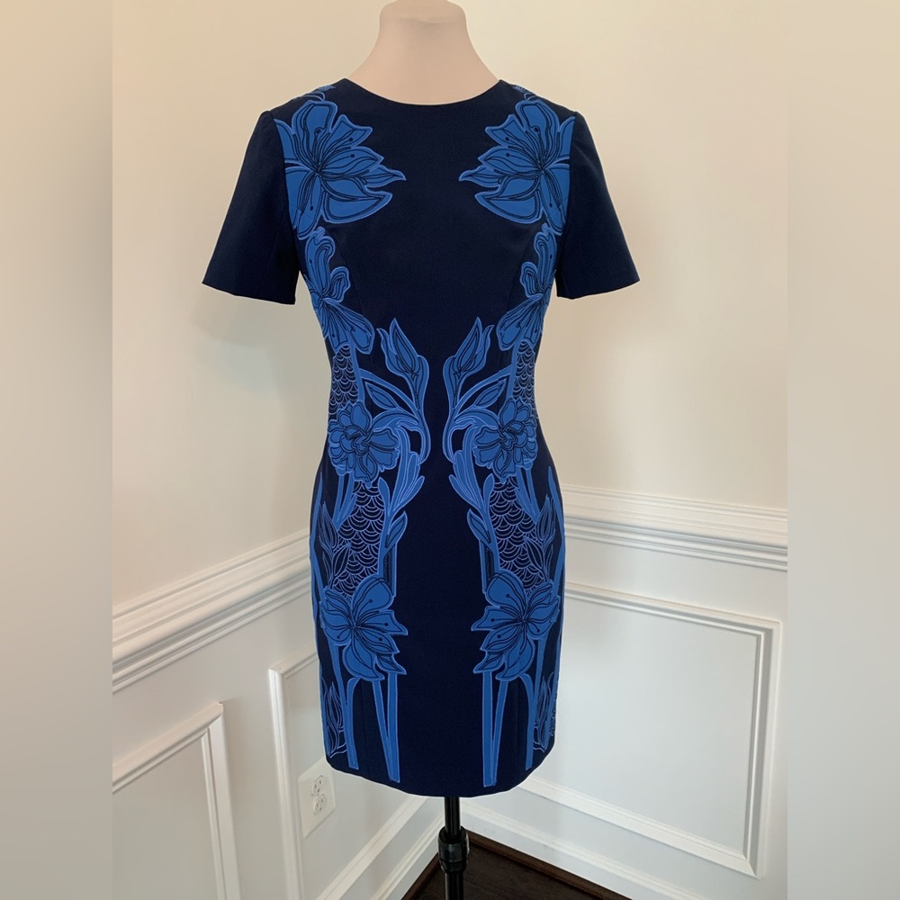 Karen Millen Blue Floral Embroidered Short Sleeve Mini Dress (size 4)